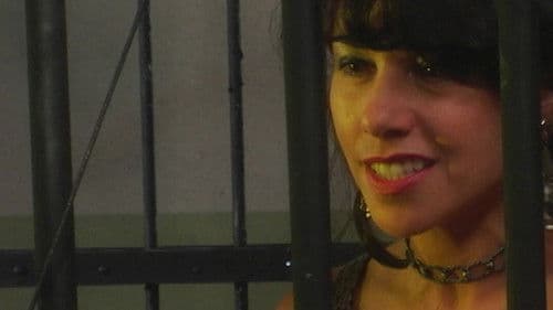 Werewolf in a Women's Prison Bild 3