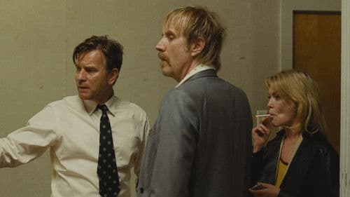 Mother, Couch Bild 3