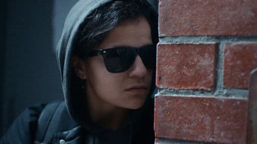 Millie Lies Low Bild 3