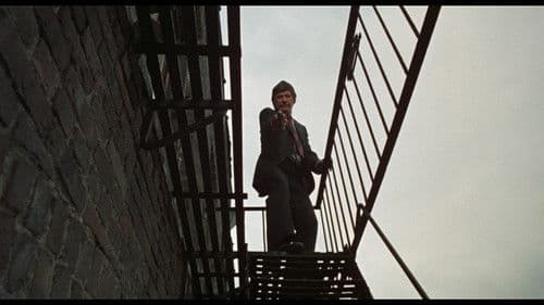 Ein Mann geht über Leichen Bild 3