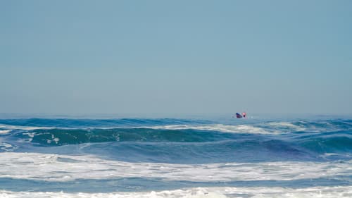 Behind the Sea Bild 1