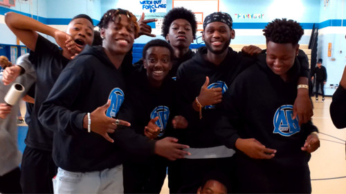 Lock Step: An Ode to Us Bild 1