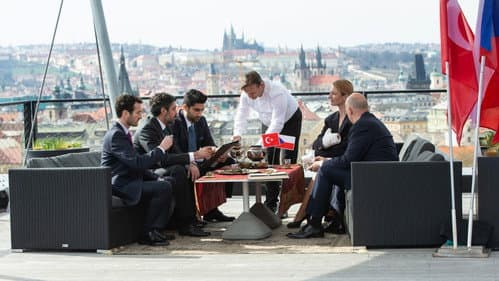 Ruce v záruce Bild 2