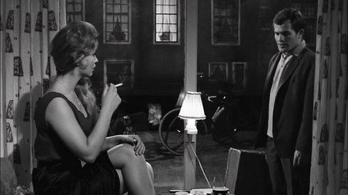 Mädchen im Schaufenster Bild 6