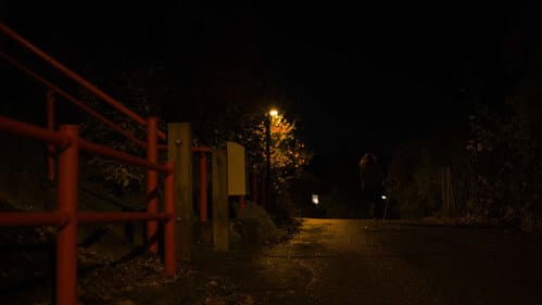 Watching my country crash at 2am Bild 2