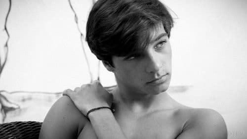 Boy at Shores Bild 1