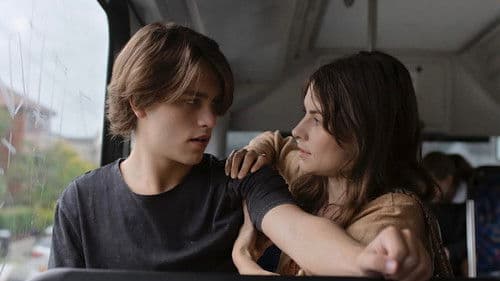 Everything in Between Bild 1