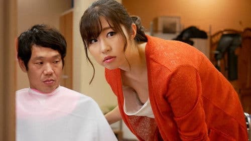 胸チラに気付かず働く美人店員 Bild 1