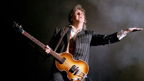 Paul is Live in Concert on The New World Tour Bild 1
