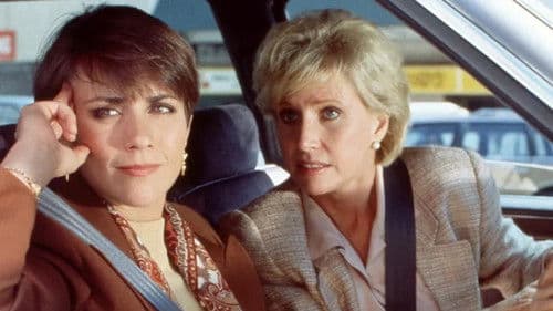 Woman on the Ledge Bild 1