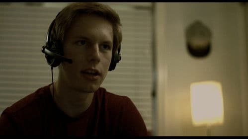 Distortion: A Social Media Story Bild 3