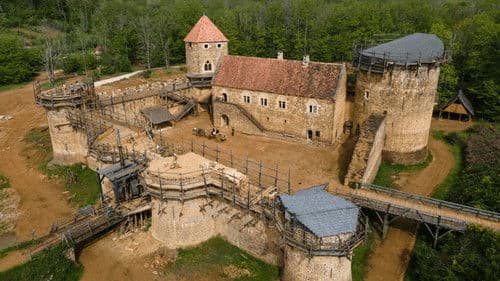Le défi fou de GUÉDELON, construire un CHÂTEAU en AUTONOMIE TOTALE sans PÉTROLE comme au MOYEN ÂGE Bild 1