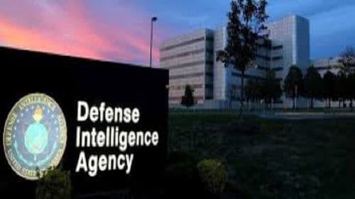 The Two Faces of Ana: Model Employee/Cuban Spy Bild 1