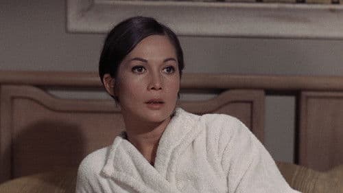 The Girl Who Knew Too Much Bild 4