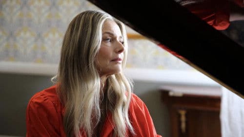 Beyond the Gaze: Jule Campbell's Swimsuit Issue Bild 6