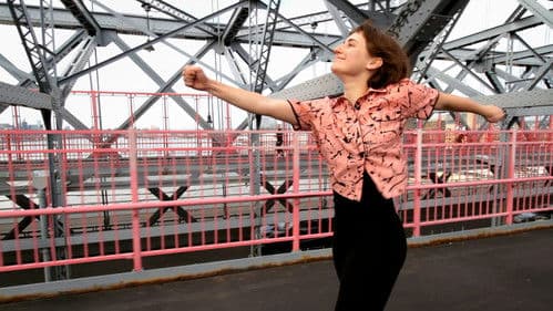 Girl Walk // All Day Bild 1