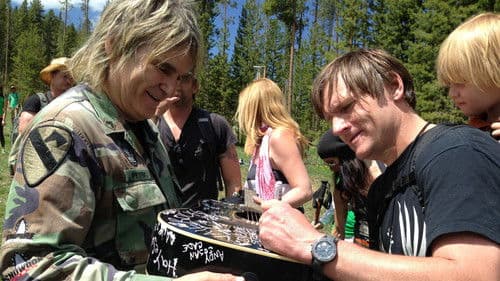 Man in the Camo Jacket Bild 1