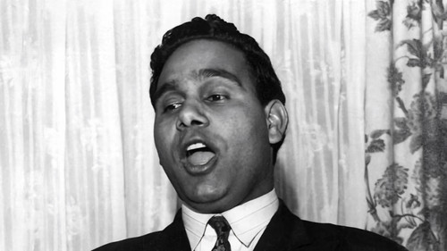 Monochrome: Black, White & Blue Bild 7