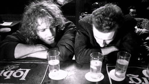 Mann beißt Hund Bild 5