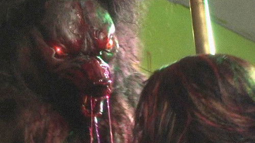 Werewolf in a Women's Prison Bild 5