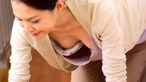 毎朝ゴミ出し場ですれ違う浮きブラ奥さん 水原梨花 Bild 1