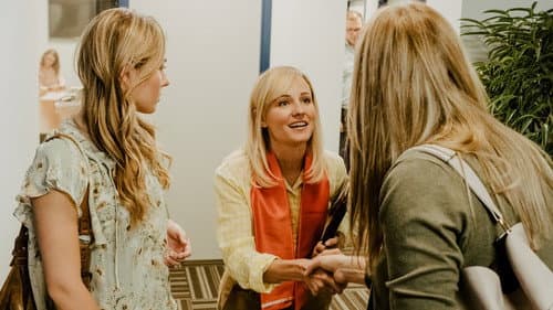 Escaping the NXIVM Cult: A Mother's Fight to Save Her Daughter Bild 4