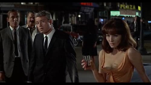 Ein Mann wird gejagt Bild 8