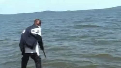 Who Killed Captain Alex? Bild 1