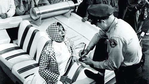 Spion in Spitzenhöschen Bild 2