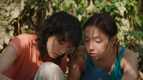 Somewhere in Time, 河與石頭 Bild 1