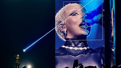 Doja Cat: The Scarlet Tour in VR Bild 8