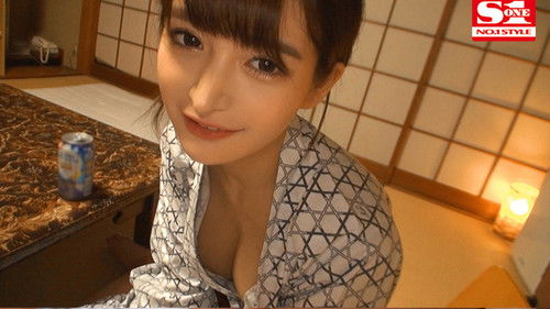 台本一切無し！！ハメ撮り！すっぴん！何でもアリ！ ひなたまりんのスケベ本性剥き出しSEX！！ 芸能人とガチで二人きりの温泉旅行でヤリまくった生々しすぎる超レアなエロス200％動画 Bild 3