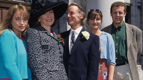 Dressing for Breakfast Bild 1