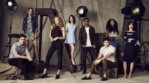 Famous in Love Bild 7