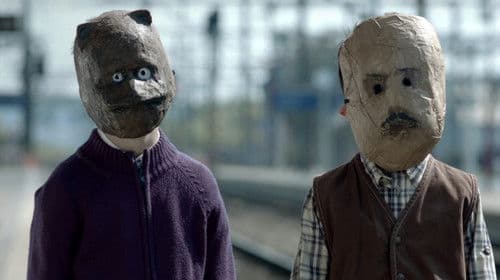 Never Die Young Bild 1