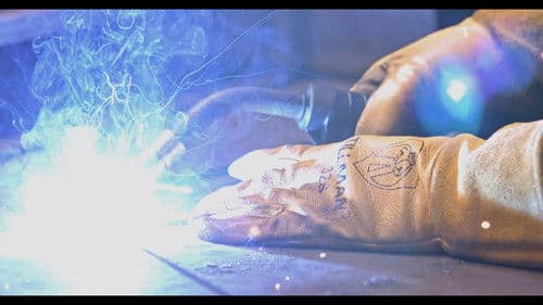 Live this Loudly: Afatasi Bild 4