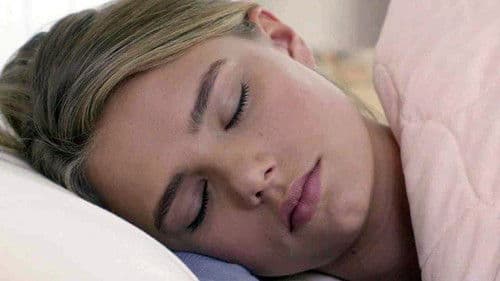 Blue Lagoon: Rettungslos verliebt Bild 5