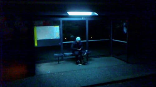 Kukaan ei katso sinua silmiin Bild 1