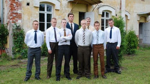 Tummien perhosten koti Bild 3