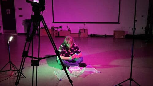 Parker Eats a Sandwich Bild 1