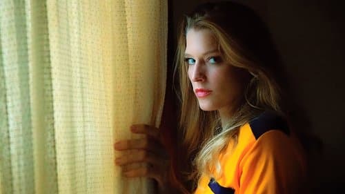 Girl on the Third Floor Bild 1