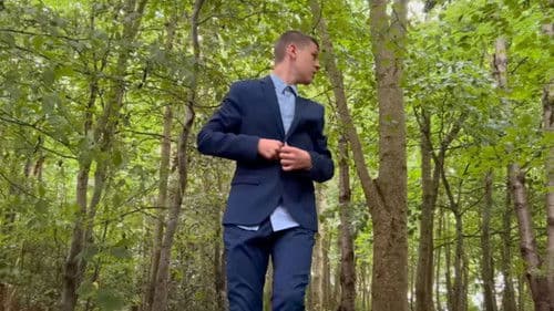 Missing in shadow Bild 1