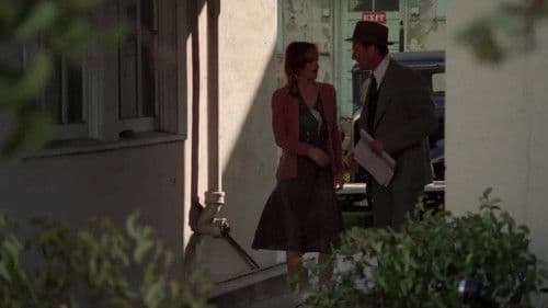 Die Frau in Rot Bild 5