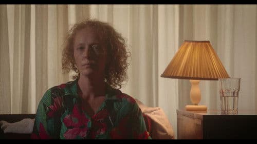 The Woman in Purple Bild 1