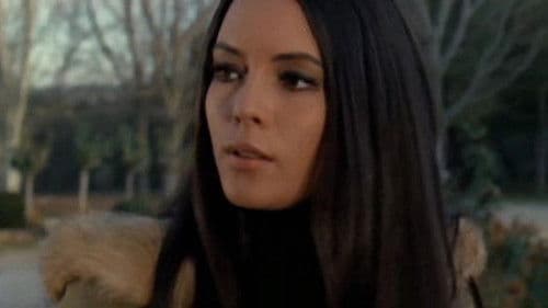 Ragazza tutta nuda assassinata nel parco Bild 1