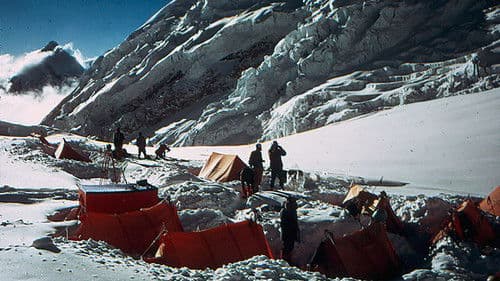 Surrender To Everest Bild 1