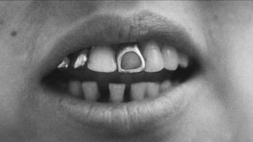 壁の中の秘事 Bild 1