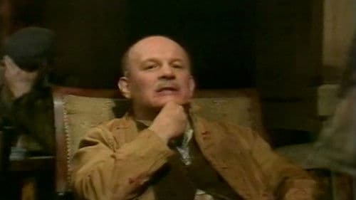 Waiting at the Field Gate Bild 1