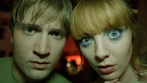 Hot Young Geek Seeks Blood-Sucking Freak Bild 1