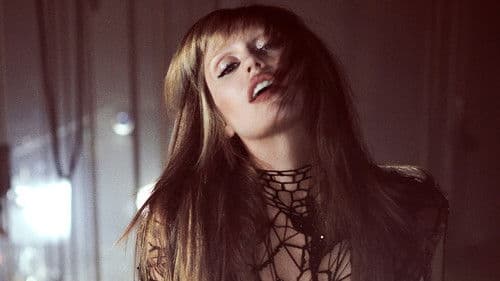 Miley Cyrus: Something Beautiful Bild 4